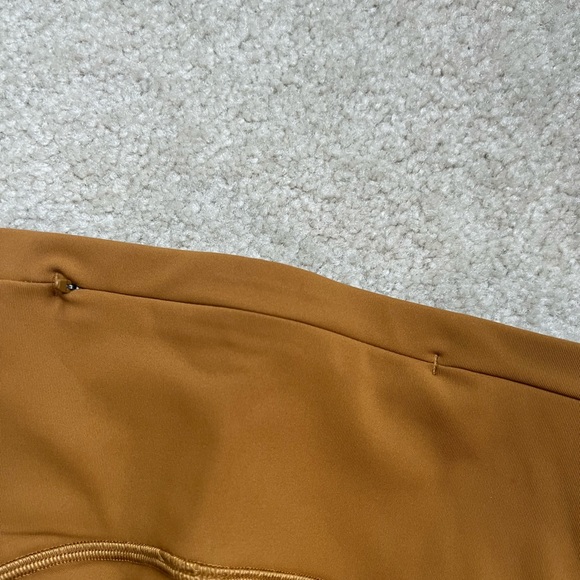 Lululemon high rise leggings in size 6 - Picture 6 of 6